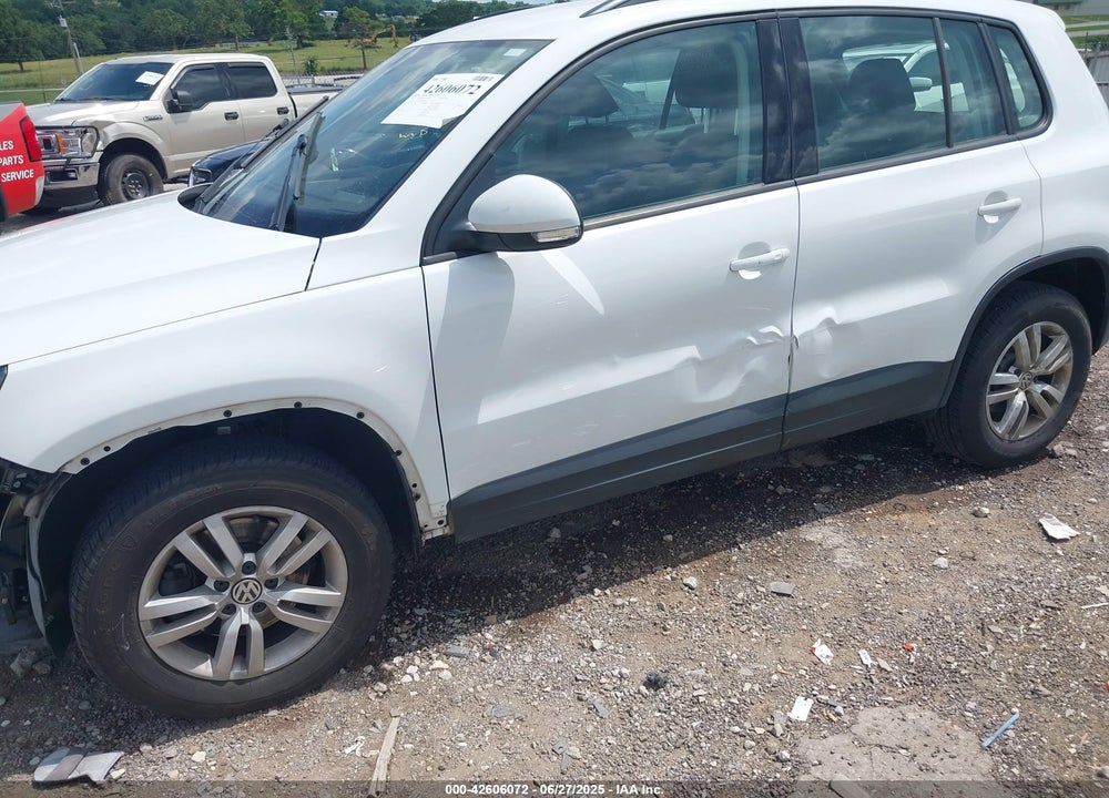 2017 VOLKSWAGEN TIGUAN VIN: WVGAV7AX3HK018868