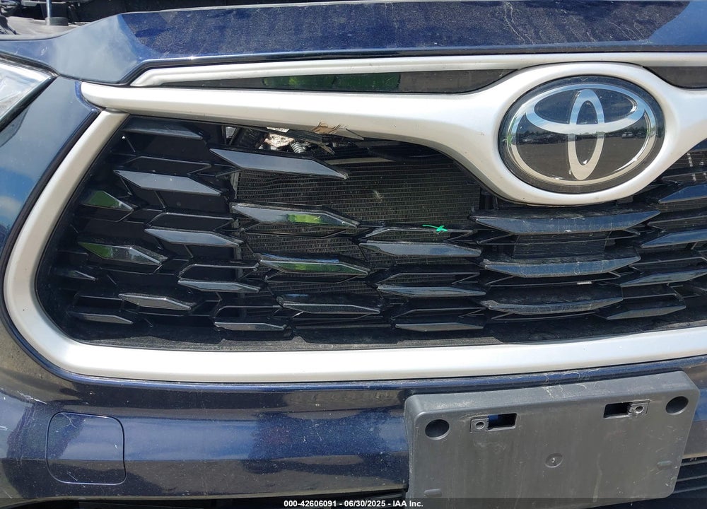 2021 TOYOTA HIGHLANDER XLE VIN: 5TDGZRBH7MS541142