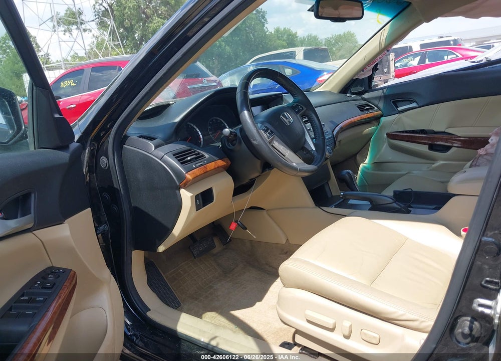 2012 HONDA ACCORD VIN: 1HGCP2F83CA084235