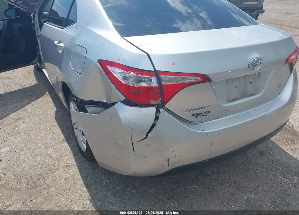 2015 TOYOTA COROLLA VIN: 5YFBURHE4FP265293