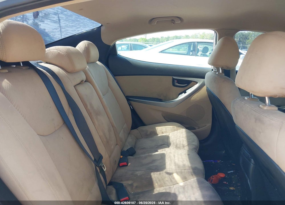 2013 HYUNDAI ELANTRA VIN: 5NPDH4AE1DH374606