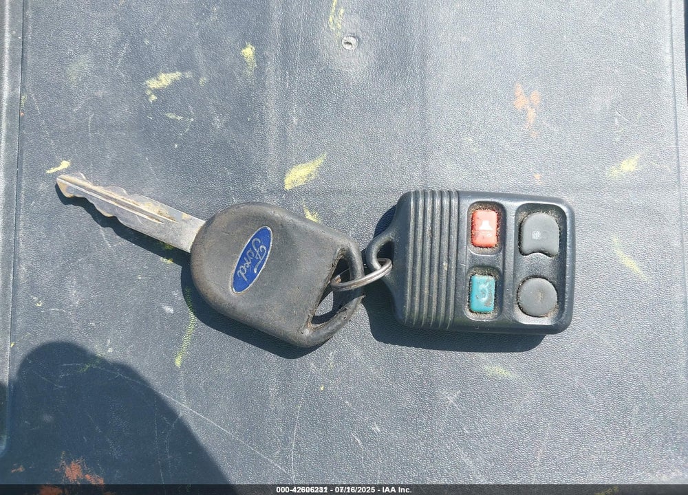 2001 FORD TAURUS SE VIN: 1FAFP53211A269576