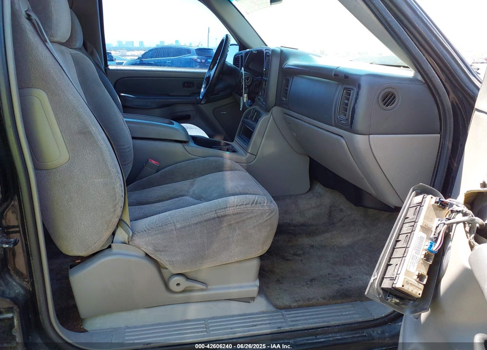2003 CHEVROLET SUBURBAN 1500 LS VIN: 3GNEC16T83G154905