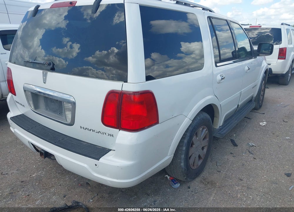 2004 LINCOLN NAVIGATOR VIN: 5LMFU27R14LJ35208
