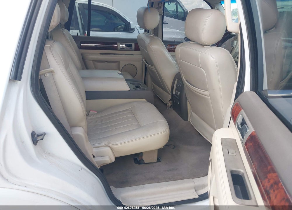 2004 LINCOLN NAVIGATOR VIN: 5LMFU27R14LJ35208