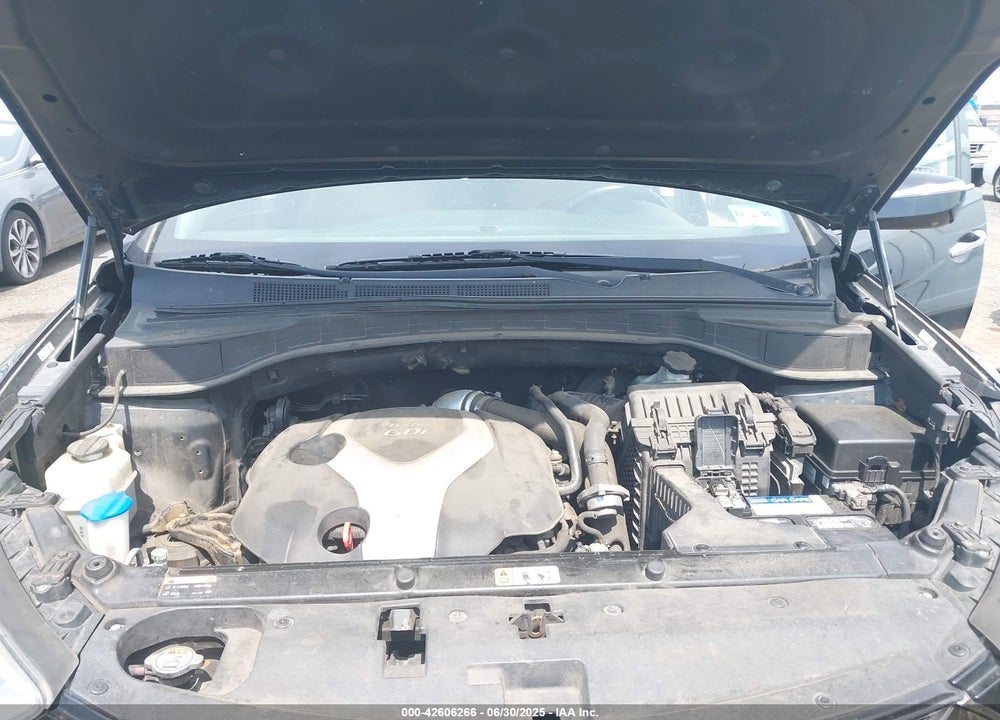 2013 HYUNDAI SANTA FE VIN: 5XYZUDLA2DG090856