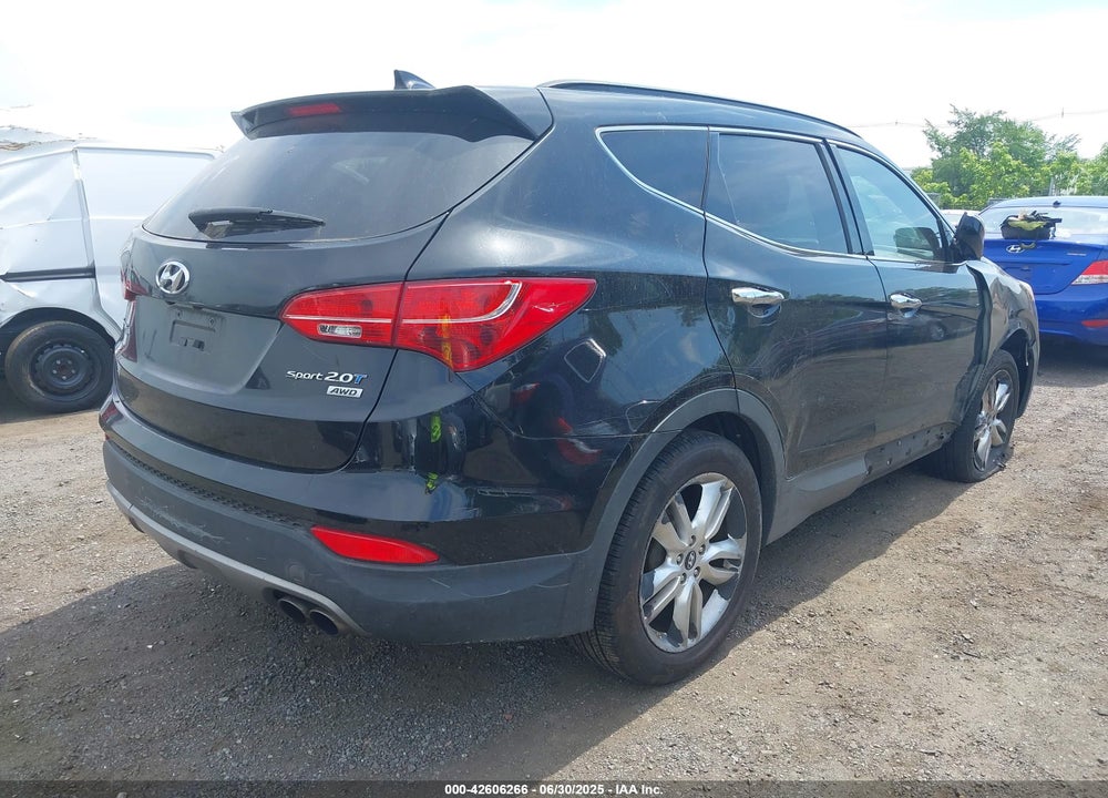 2013 HYUNDAI SANTA FE VIN: 5XYZUDLA2DG090856