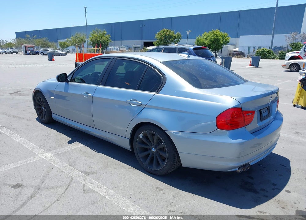 2011 BMW 3 SERIES VIN: WBAPH5G55BNM81906