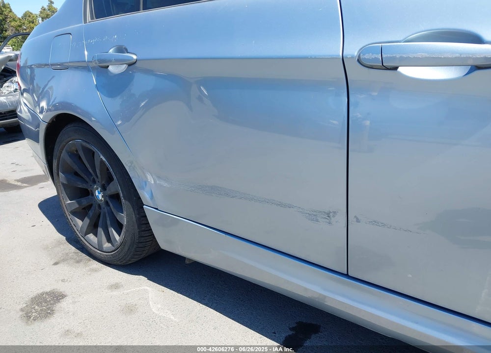 2011 BMW 3 SERIES VIN: WBAPH5G55BNM81906