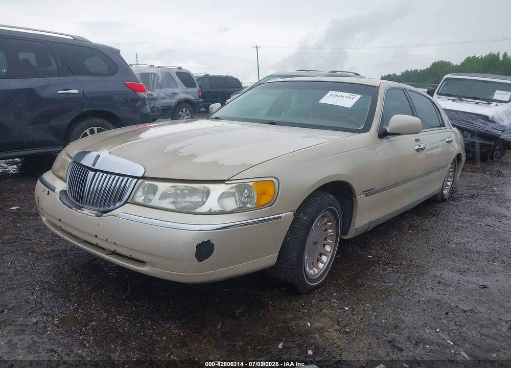 2000 LINCOLN TOWN CAR CARTIER VIN: 1LNHM83W1YY856955