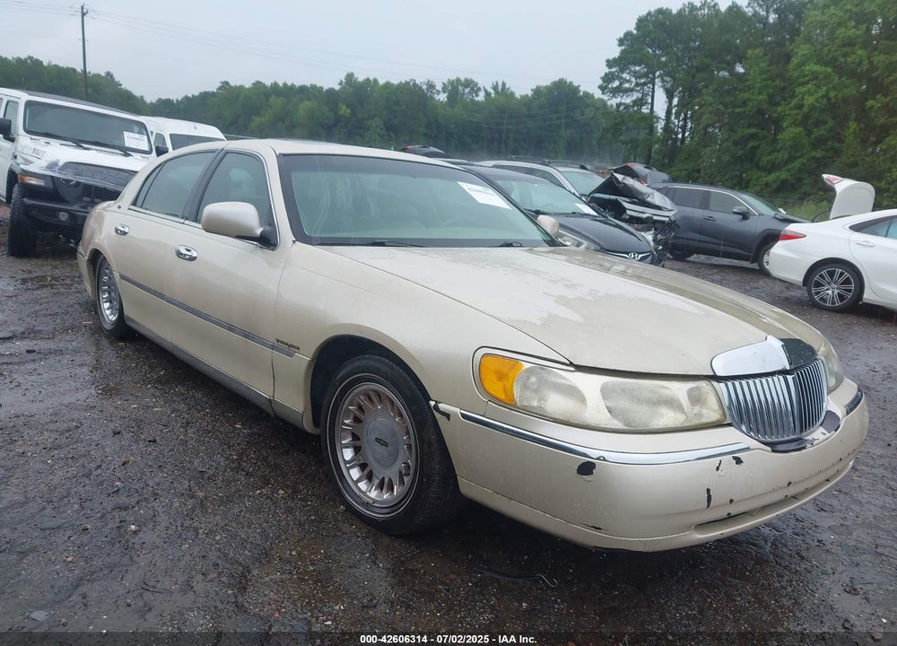 2000 LINCOLN TOWN CAR CARTIER VIN: 1LNHM83W1YY856955