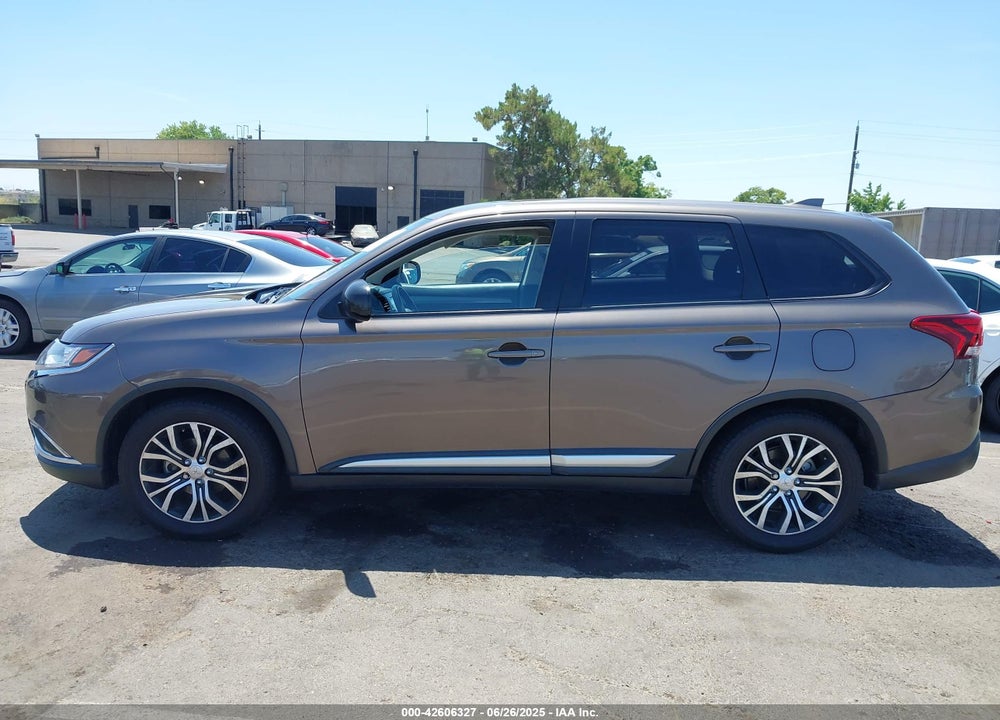 2017 MITSUBISHI OUTLANDER VIN: JA4AD2A36HZ055292
