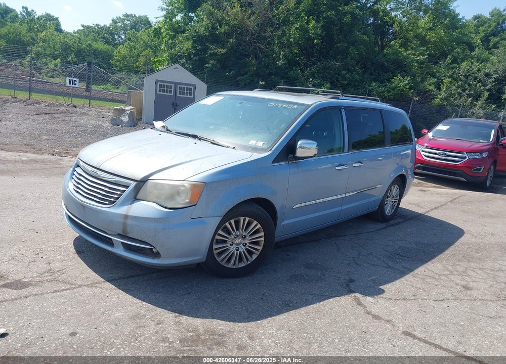 2013 CHRYSLER TOWN & COUNTRY VIN: 2C4RC1GG2DR515553