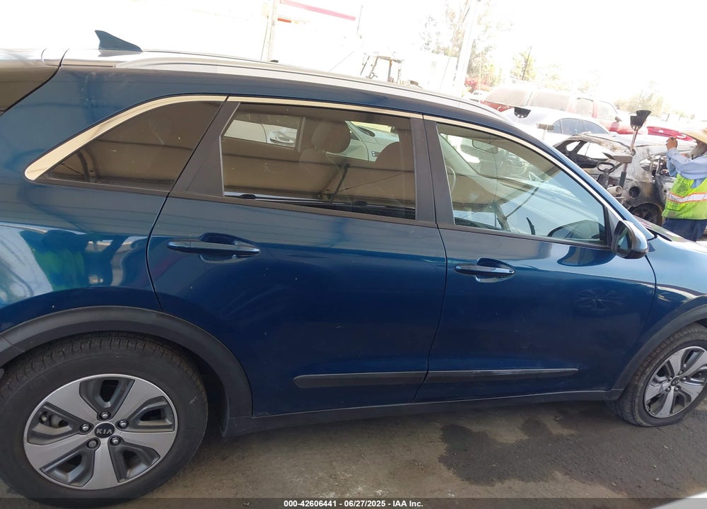 2020 KIA NIRO VIN: KNDCB3LC8L5439131