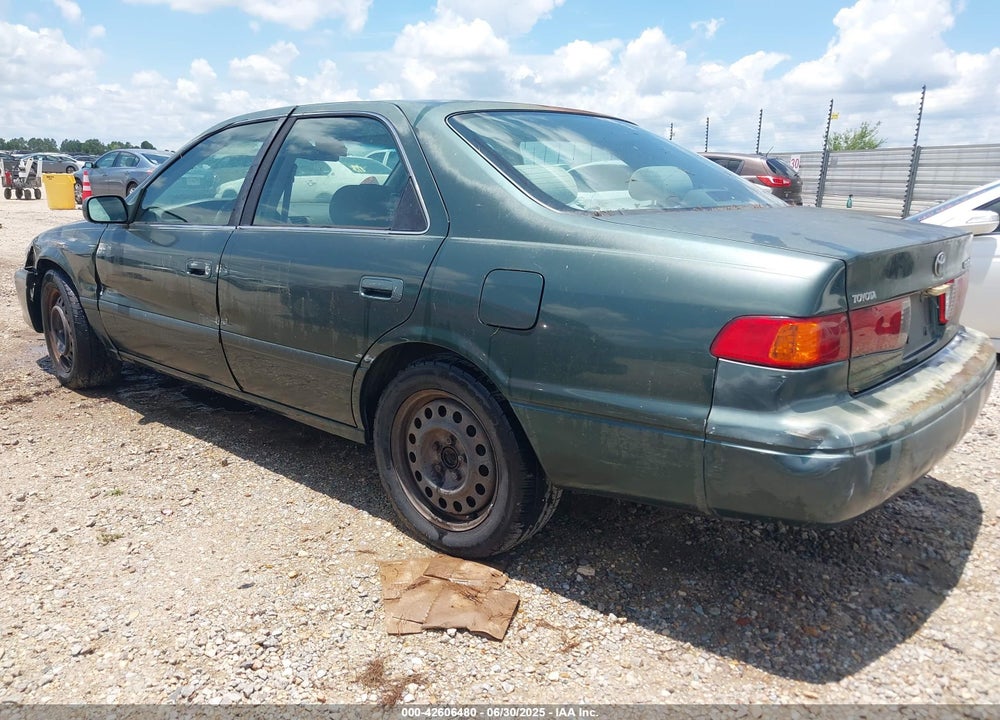 2001 TOYOTA CAMRY LE VIN: JT2BG22K310599145