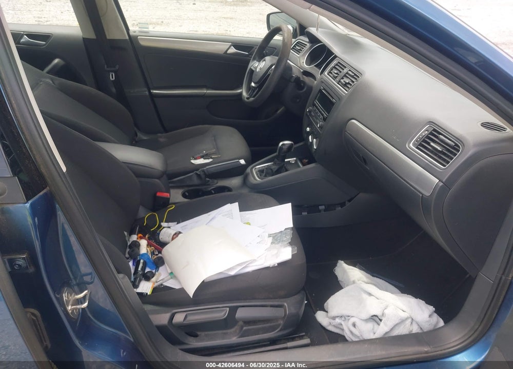 2015 VOLKSWAGEN JETTA VIN: 3VWD17AJ3FM231847