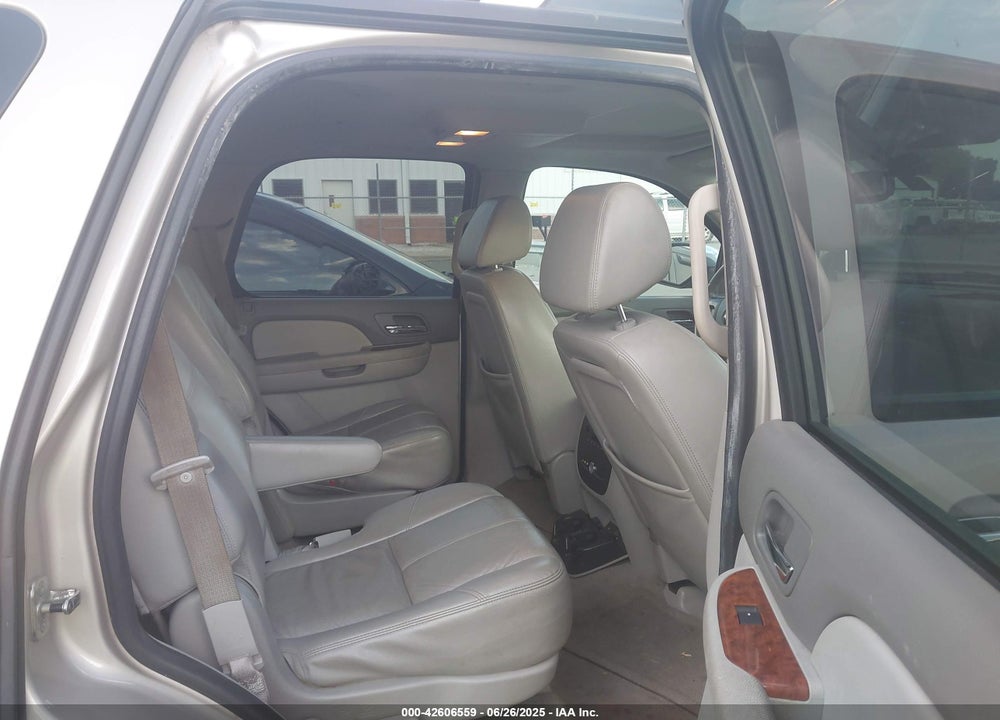 2008 CHEVROLET TAHOE VIN: 1GNFC13088R271468