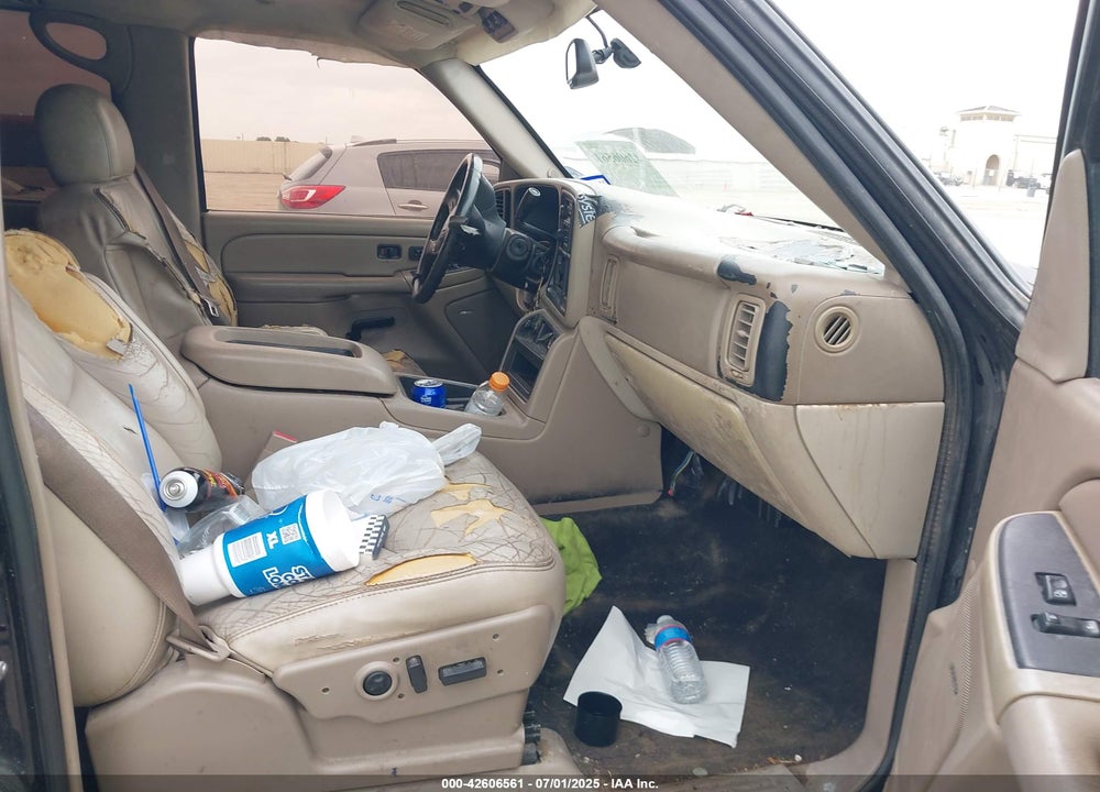 2004 CHEVROLET TAHOE VIN: 1GNEC13Z24R280302