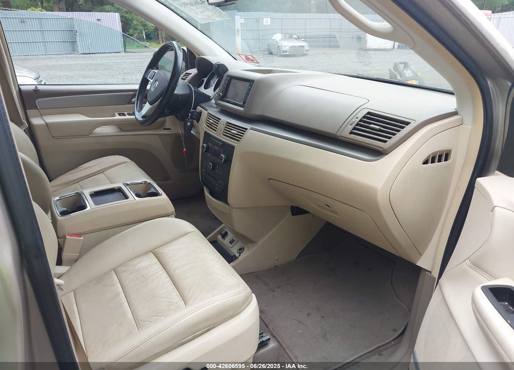 2009 VOLKSWAGEN ROUTAN VIN: 2V8HW64X89R598857