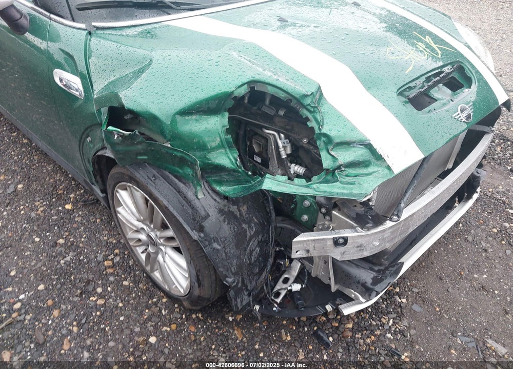 2020 MINI COOPER VIN: WMWXR5C04L2L37855
