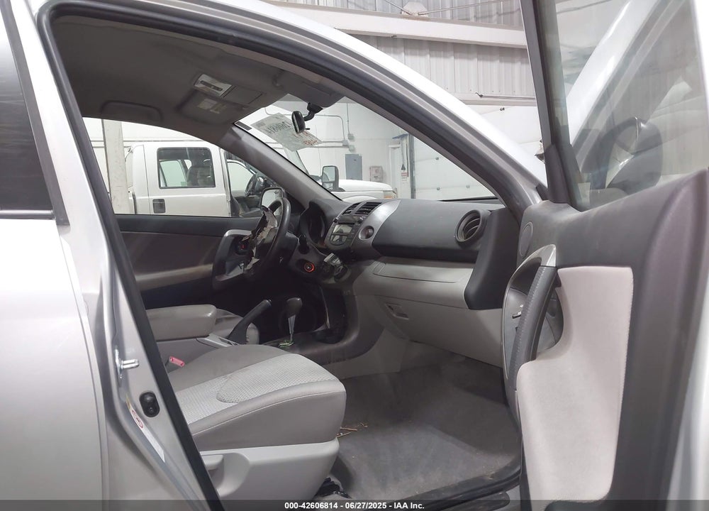 2007 TOYOTA RAV4 BASE V6 VIN: JTMBK33V375025841