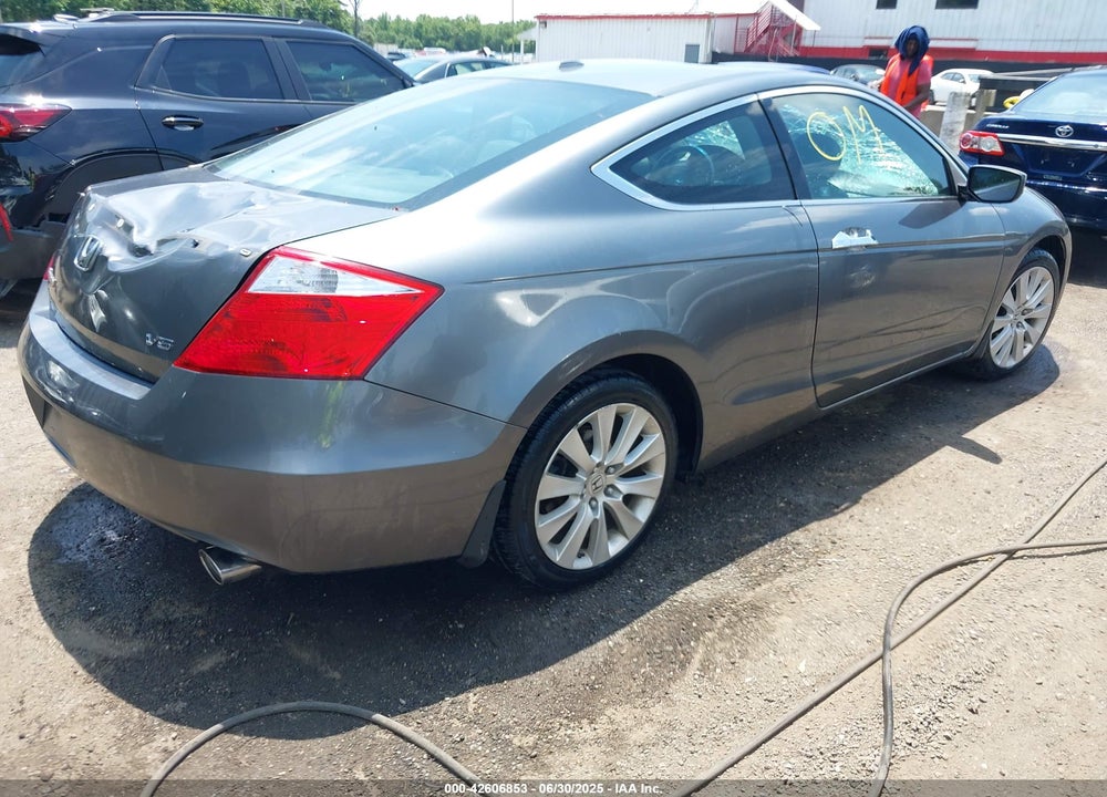 2009 HONDA ACCORD VIN: 1HGCS228X9A008086