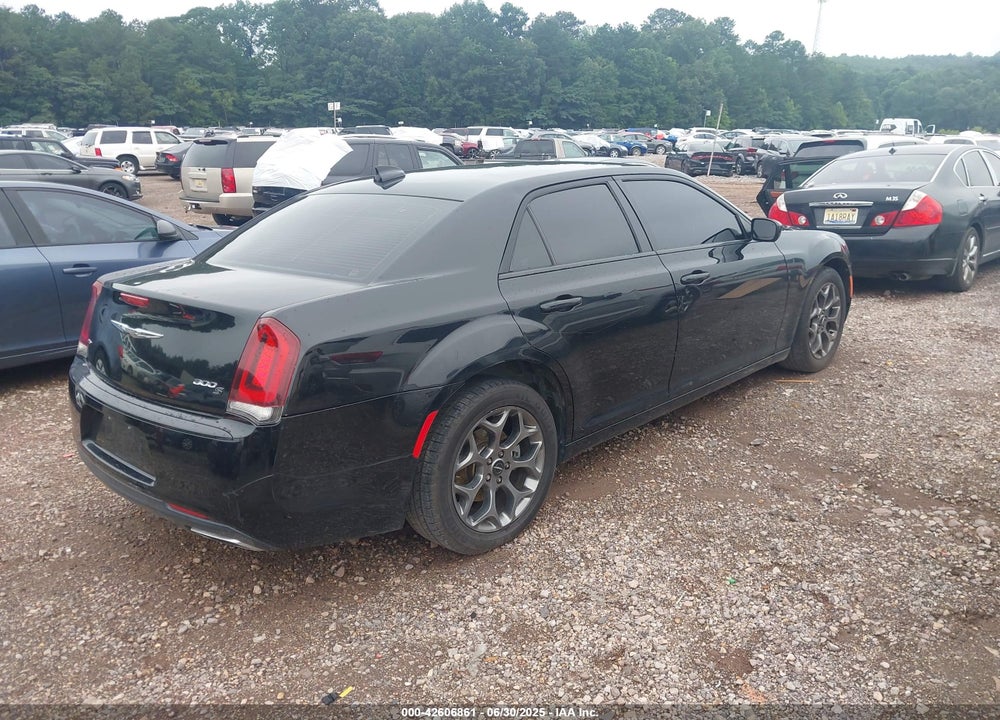 2016 CHRYSLER 300 VIN: 2C3CCAGG5GH244640