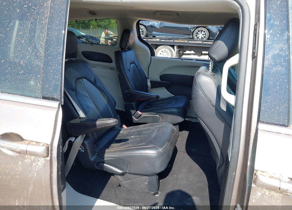 2018 CHRYSLER PACIFICA TOURING L VIN: 2C4RC1BGXJR148937