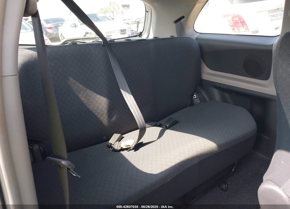 2009 TOYOTA YARIS VIN: JTDJT903095236853