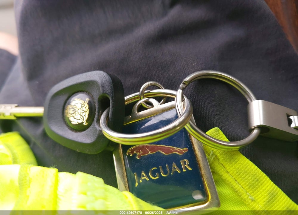 2000 JAGUAR XK8 VIN: SAJJA42C5YNA10364