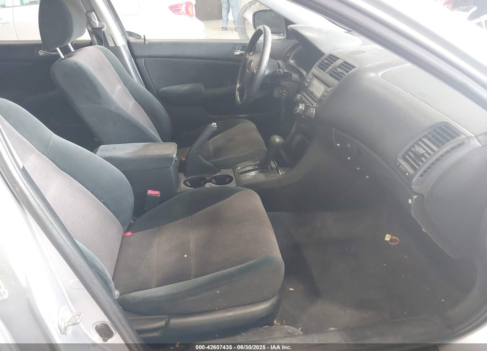 2003 HONDA ACCORD 2.4 LX VIN: 1HGCM56313A112659