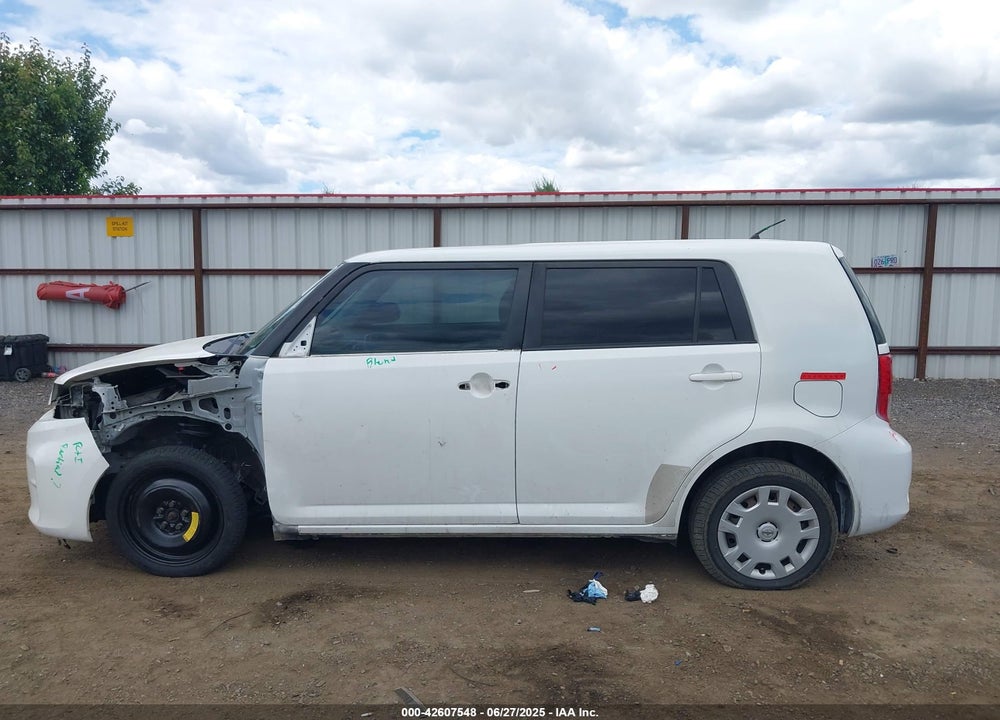 2015 SCION XB VIN: JTLZE4FE2FJ068939