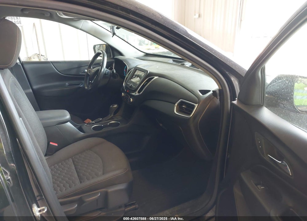 2019 CHEVROLET EQUINOX VIN: 2GNAXKEV6K6166153
