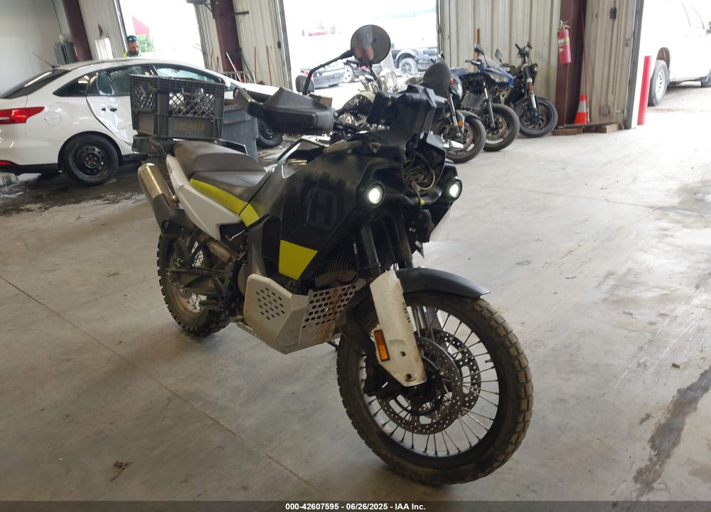2023 HUSQVARNA NORDEN 901 VIN: VBKUN6408PM859614