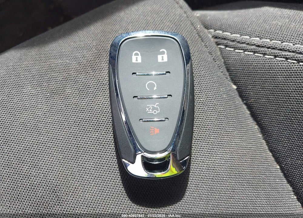 2017 CHEVROLET CAMARO VIN: 1G1FB3DS8H0174808