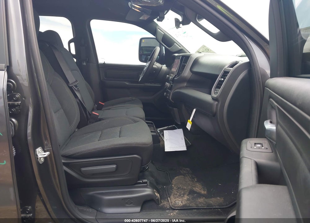 2025 RAM 1500 TRADESMAN 4X2 5'7 BOX VIN: 1C6RREGP8SN718325