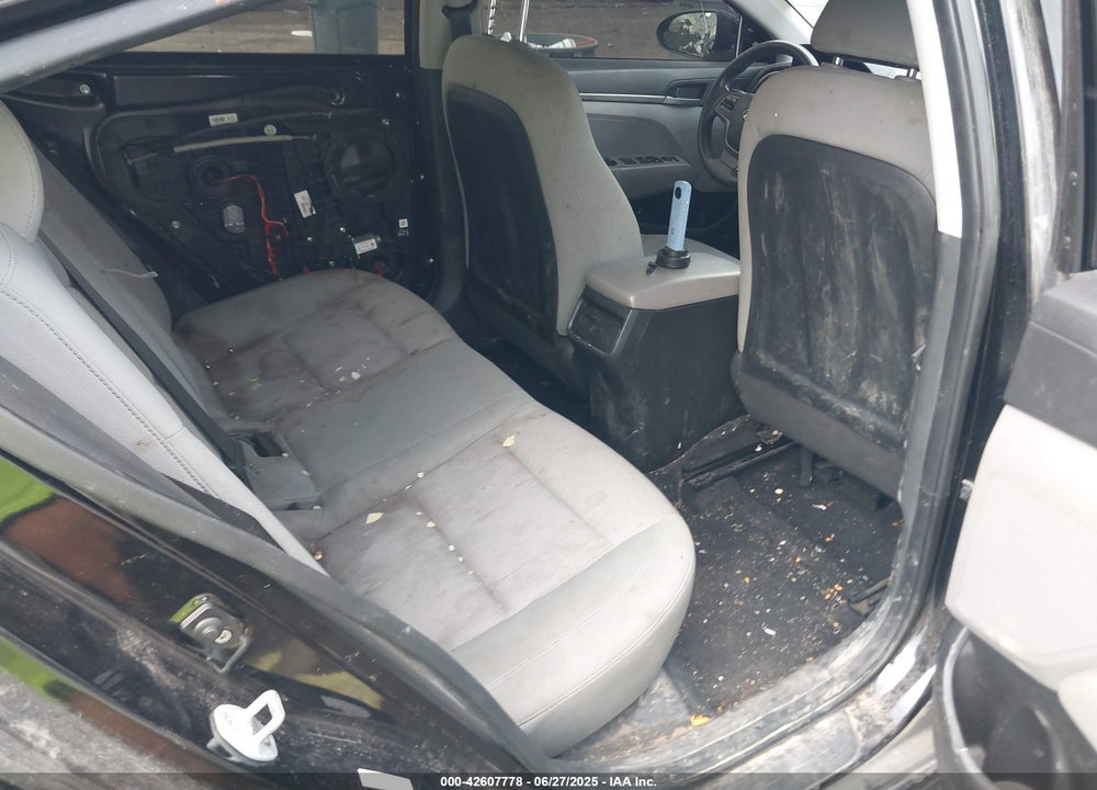 2017 HYUNDAI ELANTRA VIN: KMHD74LF0HU096894