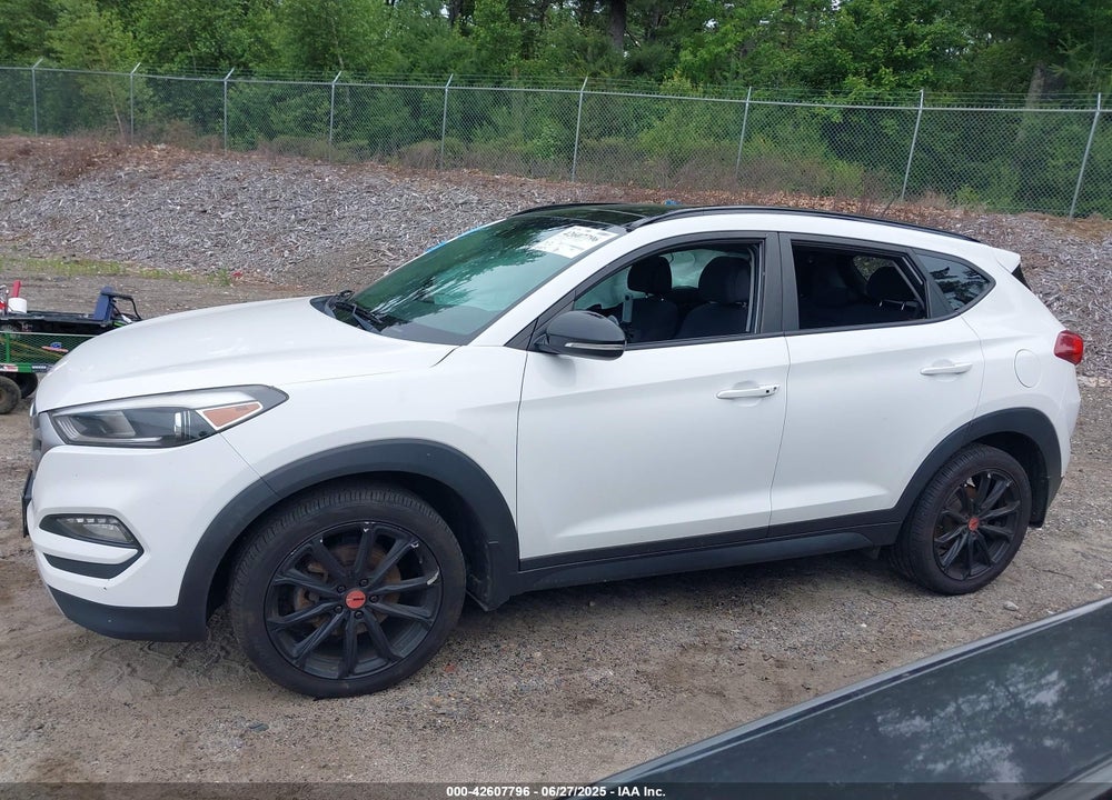 2017 HYUNDAI TUCSON NIGHT VIN: KM8J33A25HU556995