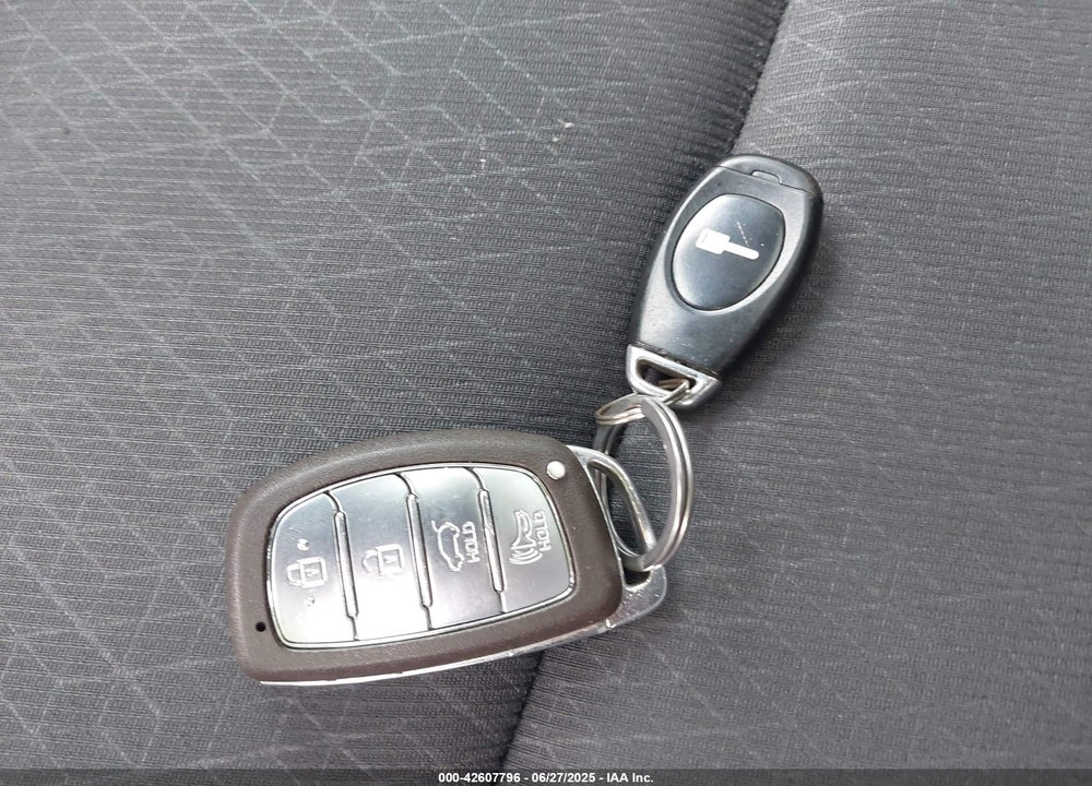 2017 HYUNDAI TUCSON NIGHT VIN: KM8J33A25HU556995