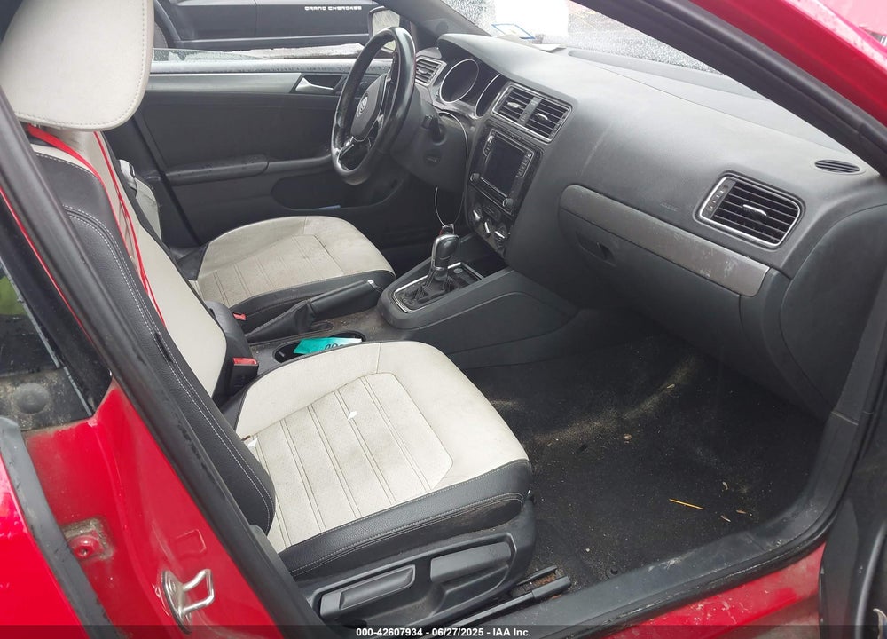 2016 VOLKSWAGEN JETTA VIN: 3VWD17AJ9GM303698