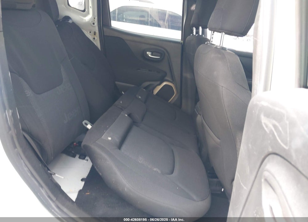 2016 JEEP RENEGADE LATITUDE VIN: ZACCJABT8GPC47875