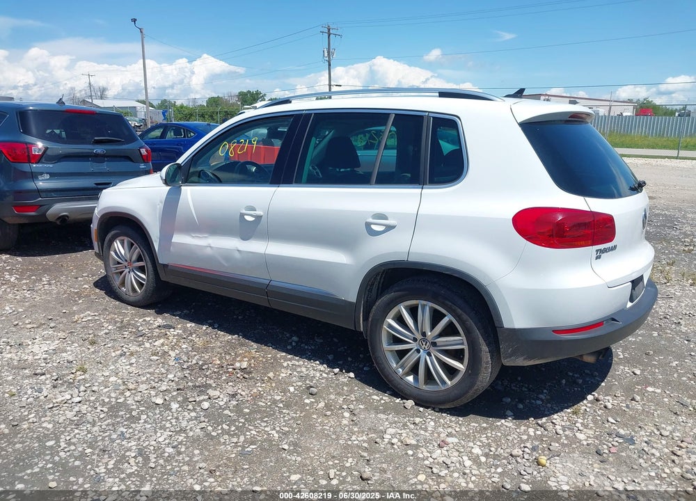 2016 VOLKSWAGEN TIGUAN SE VIN: WVGAV7AX4GW582181