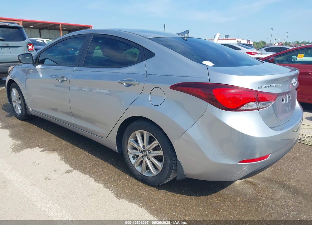 2015 HYUNDAI ELANTRA VIN: 5NPDH4AE7FH585652