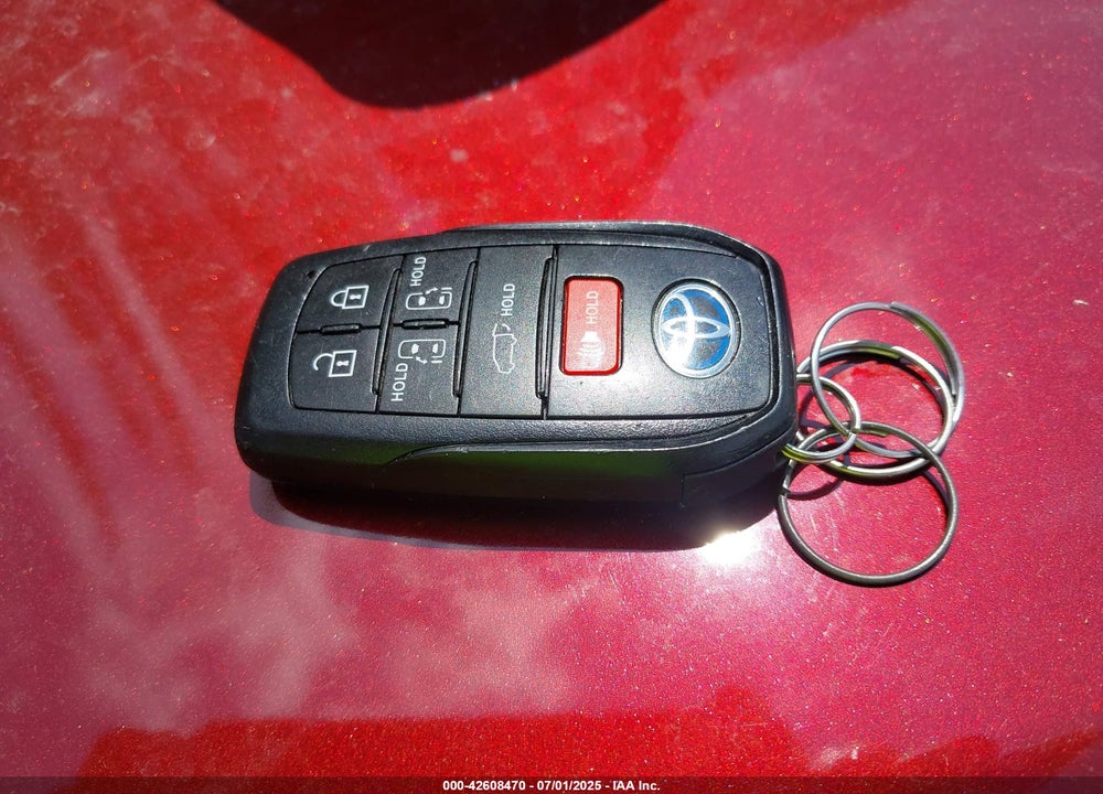 2022 TOYOTA SIENNA XLE VIN: 5TDJSKFCXNS059539