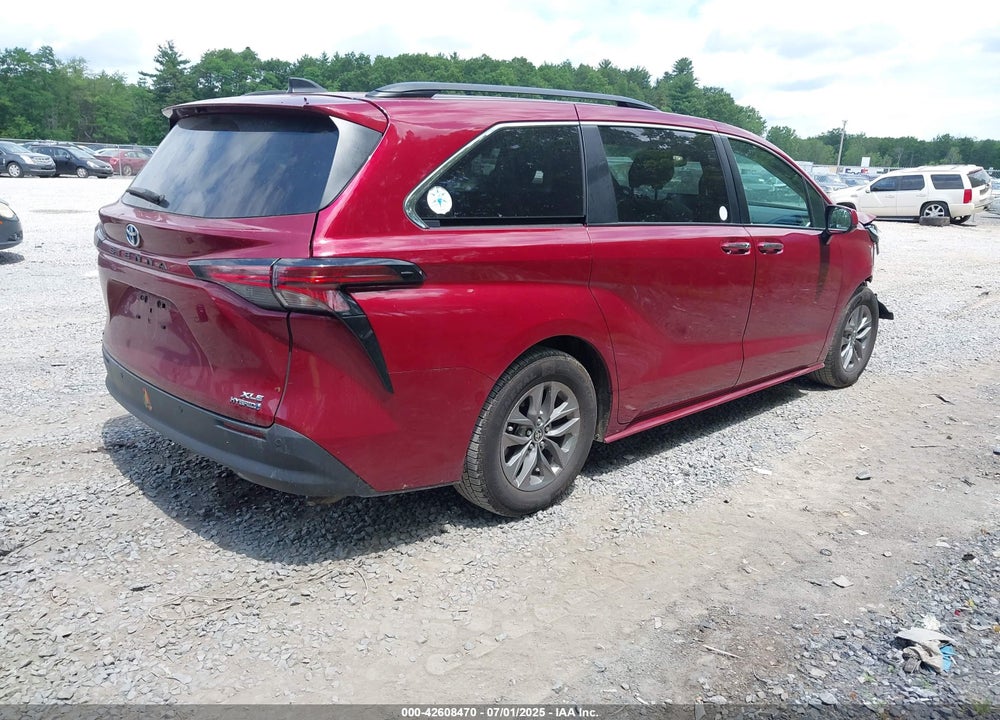 2022 TOYOTA SIENNA XLE VIN: 5TDJSKFCXNS059539