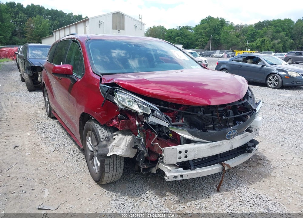 2022 TOYOTA SIENNA XLE VIN: 5TDJSKFCXNS059539