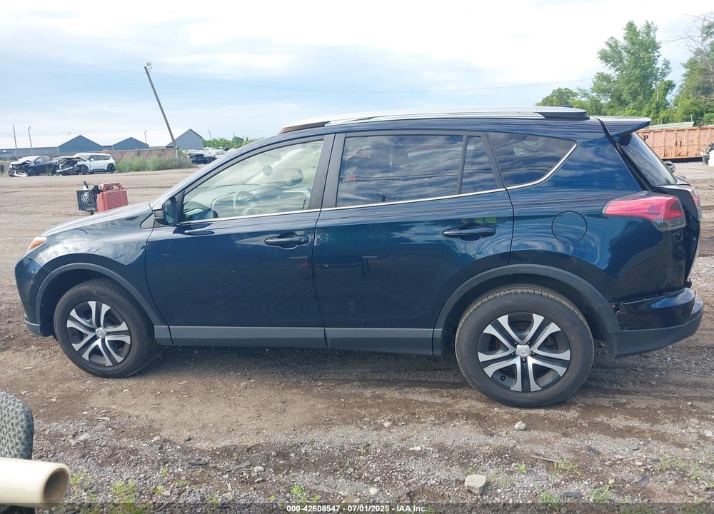 2018 TOYOTA RAV4 VIN: JTMZFREV7JJ194326