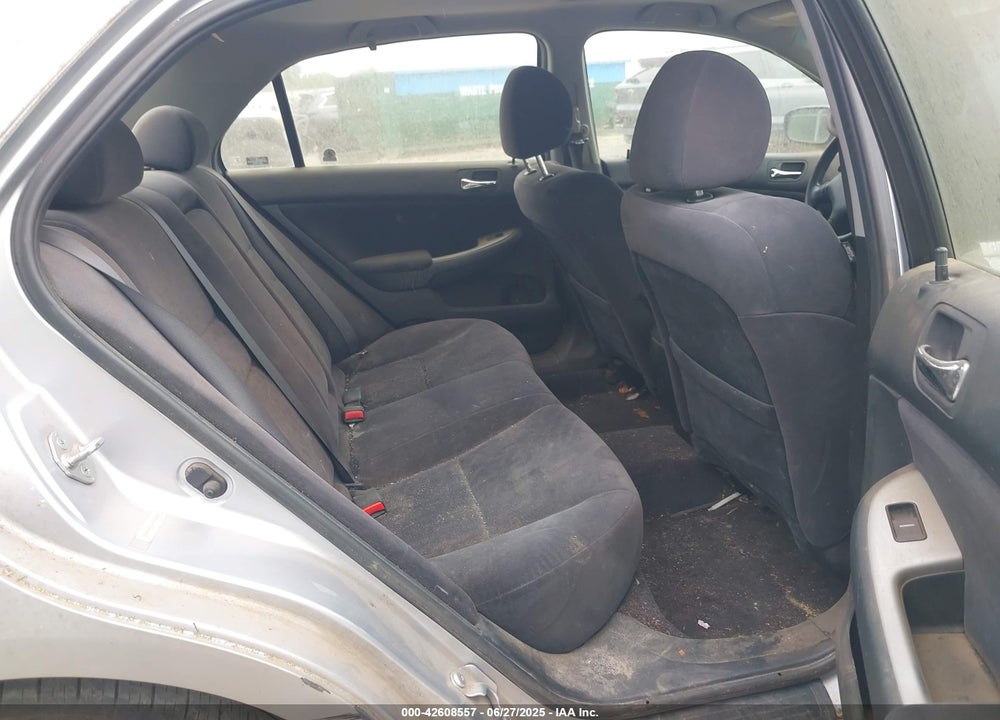 2003 HONDA ACCORD 2.4 EX VIN: JHMCM56633C050449