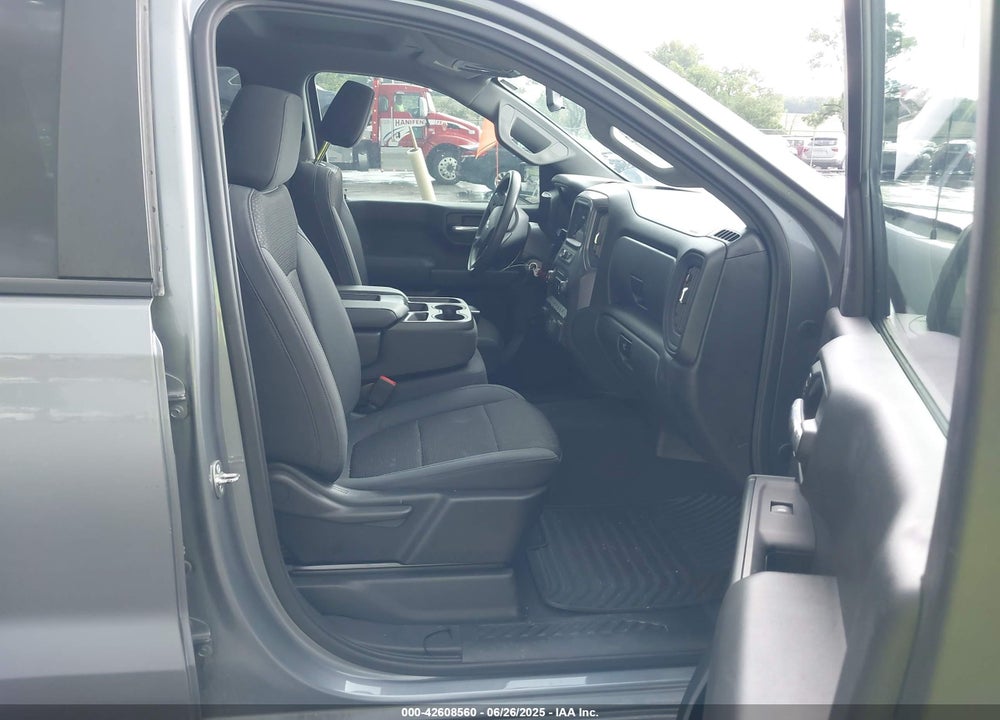 2019 CHEVROLET SILVERADO 1500 VIN: 1GCUYAEF6KZ323738
