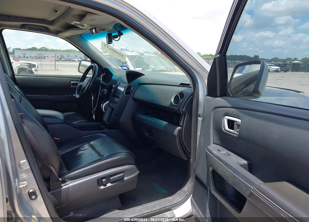 2011 HONDA PILOT EX-L VIN: 5FNYF3H67BB026238